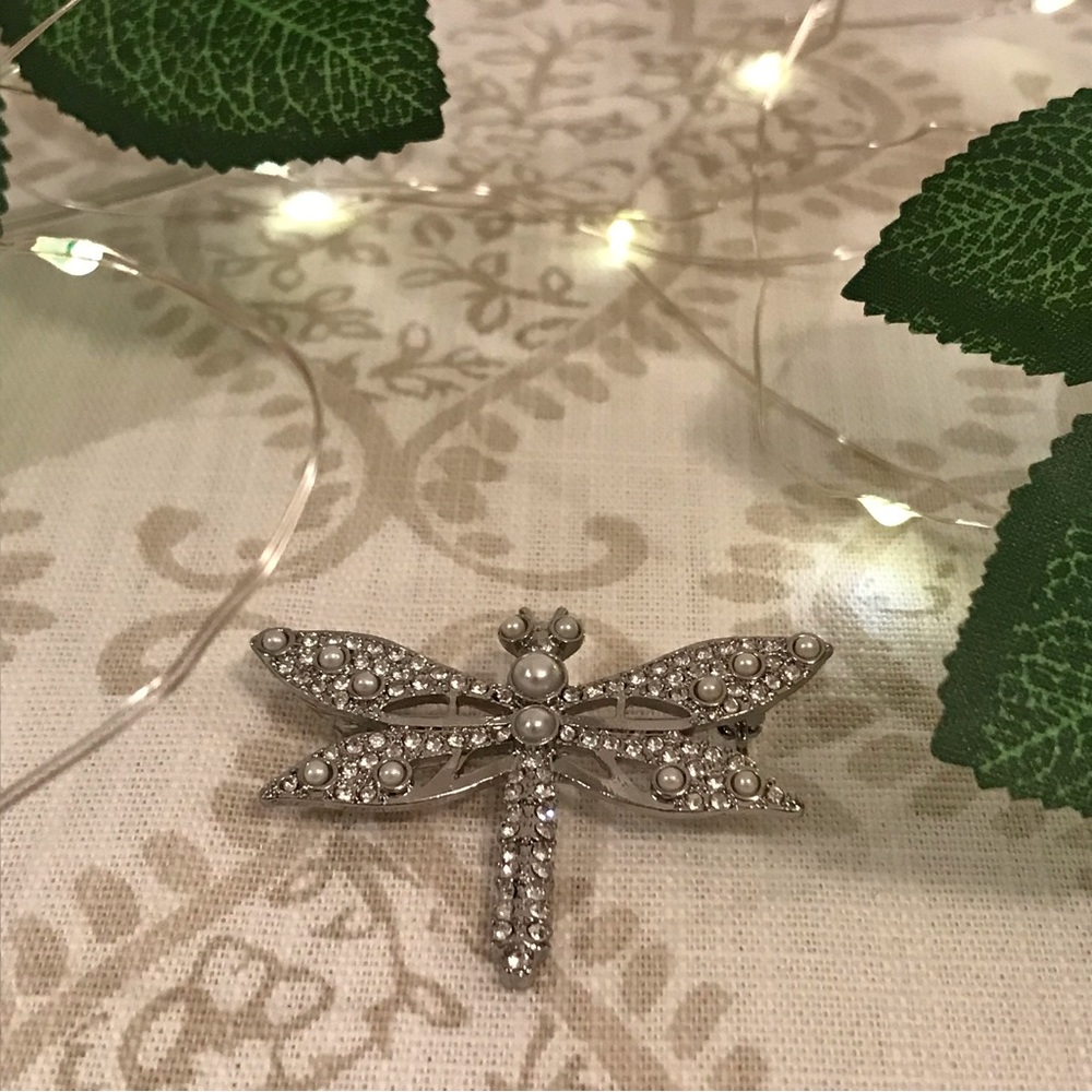 Vintage Dragonfly Brooch Pin Silver Tone With Rhinestones Faux Pearls